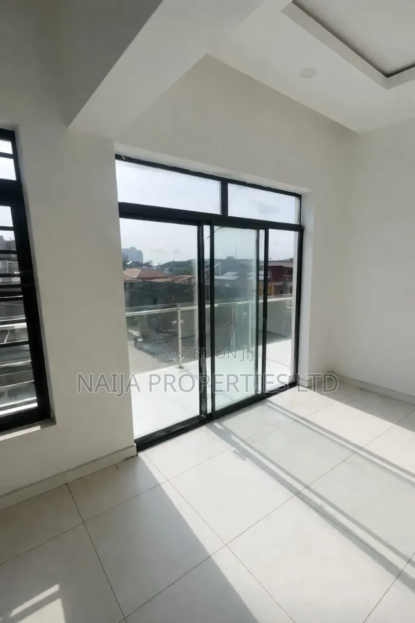 5bdrm Duplex in U3, Lekki Phase 1 for rent