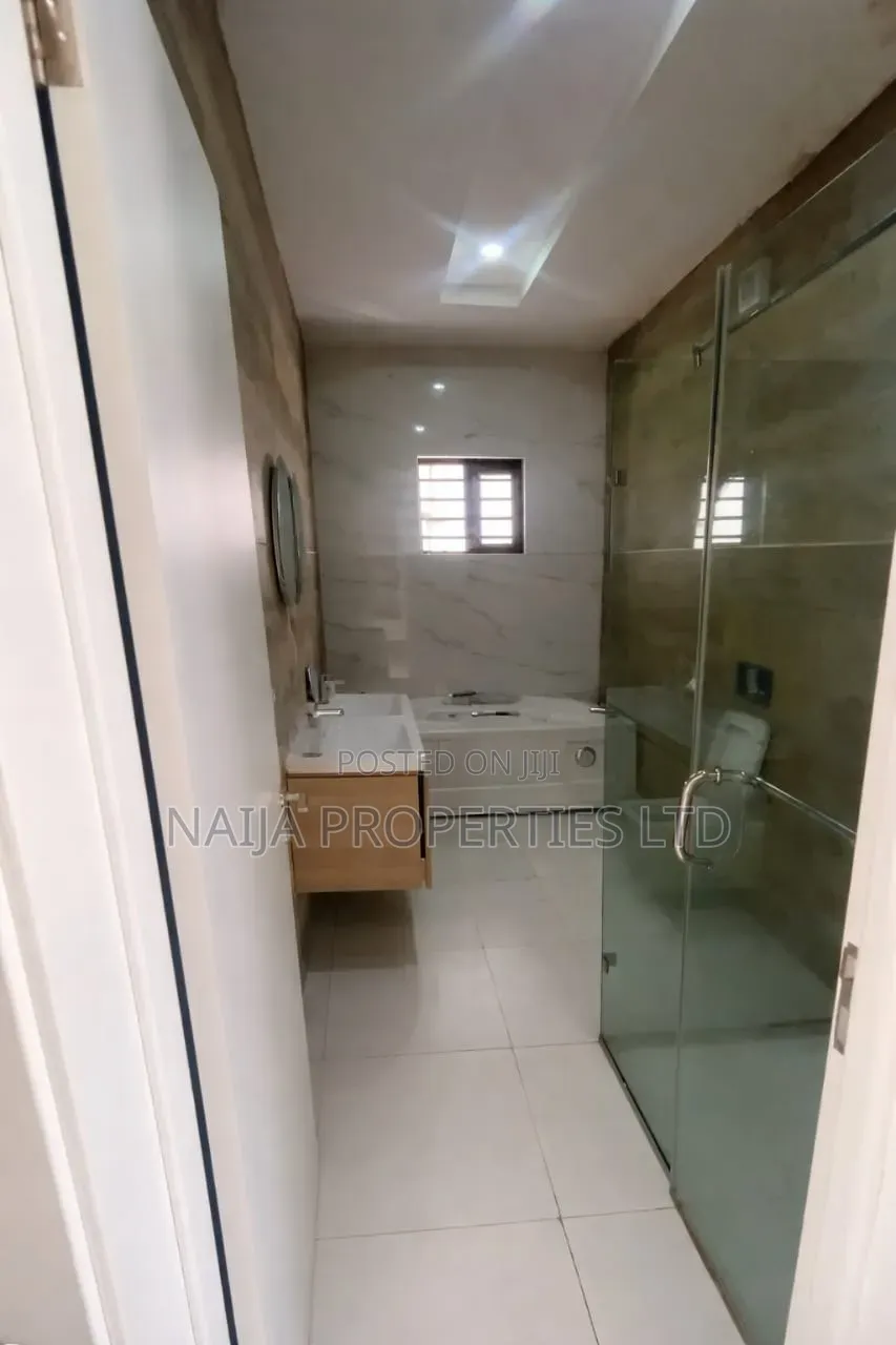 5bdrm Duplex in U3, Lekki Phase 1 for rent
