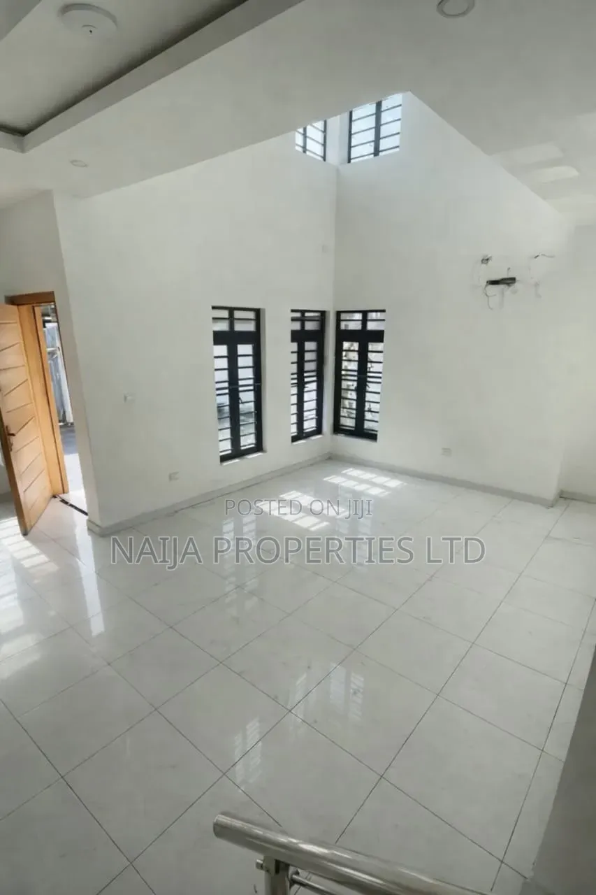 5bdrm Duplex in U3, Lekki Phase 1 for rent