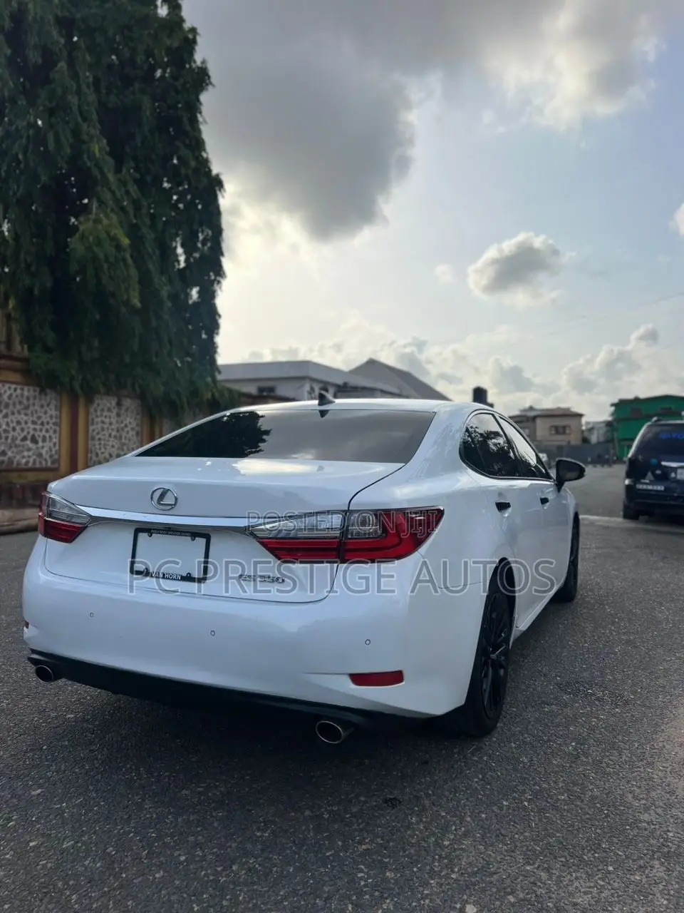 Lexus ES 350 FWD 2015 White