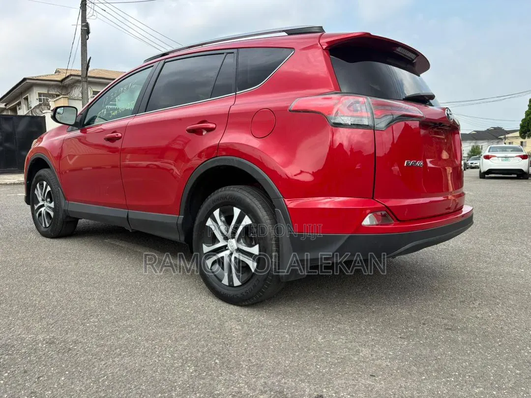 Toyota RAV4 2017 Red