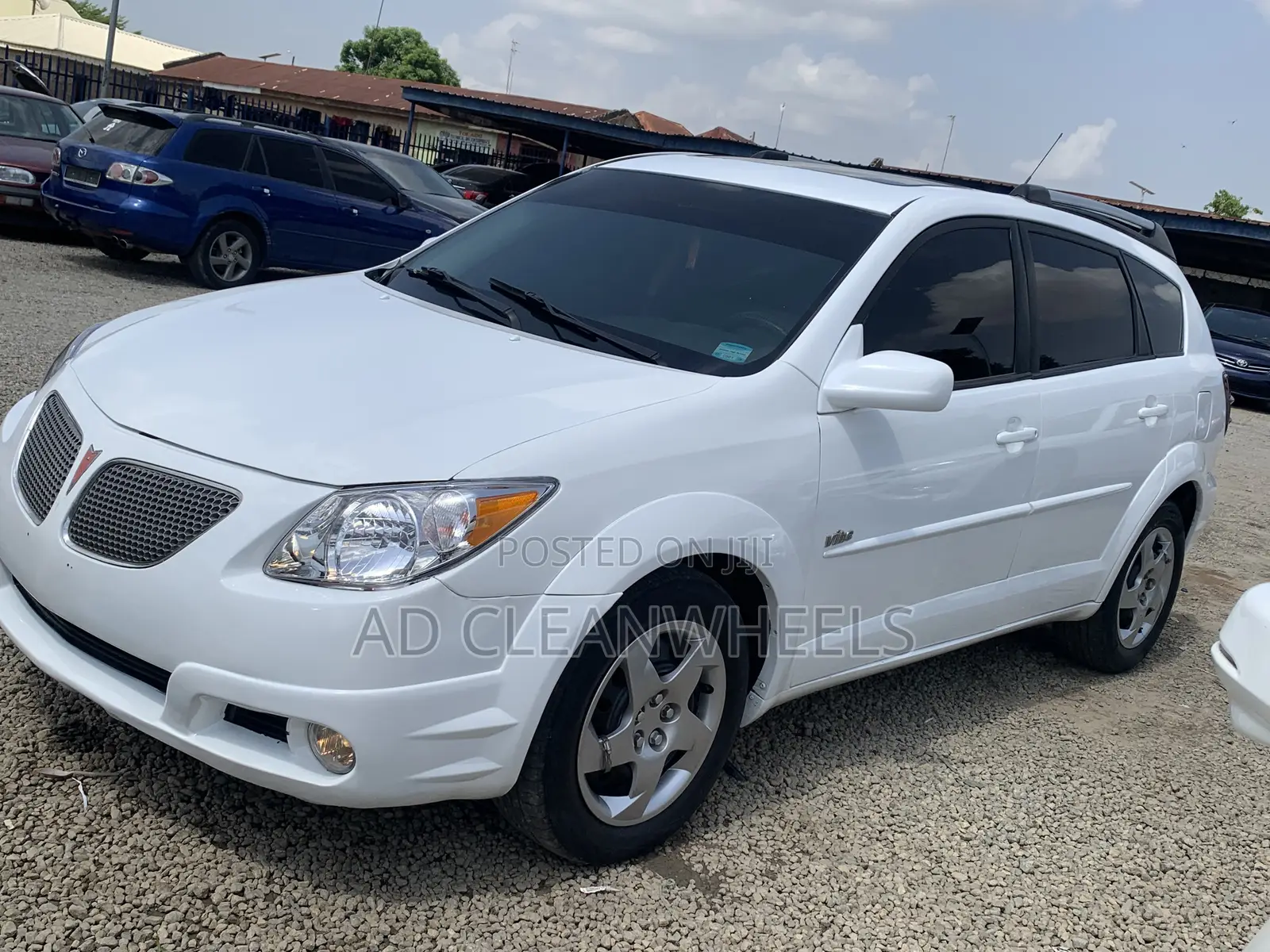 Pontiac Vibe Automatic 2004 White