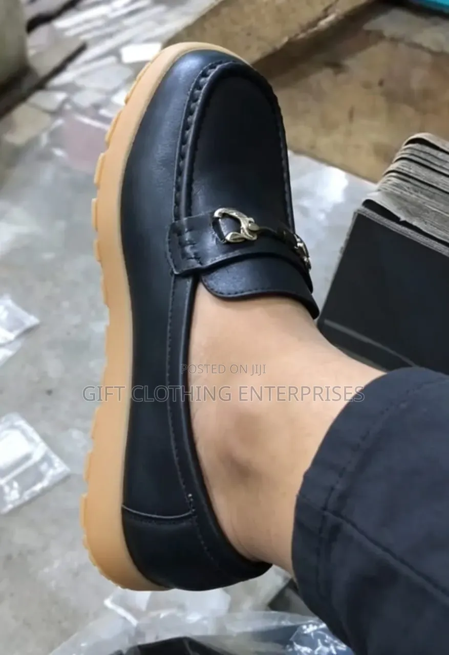 Leather Flat Shoes