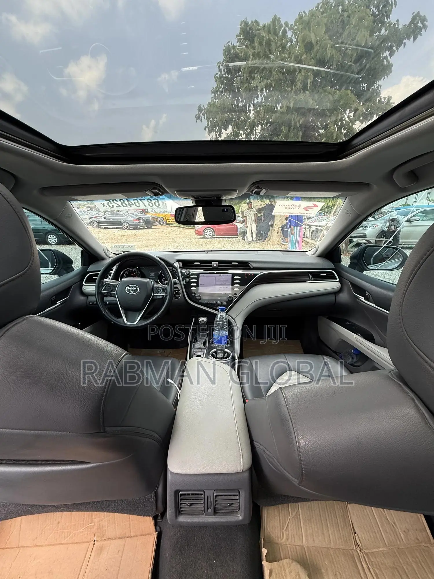 Toyota Camry XLE FWD (2.5L 4cyl 8AM) 2018 Silver