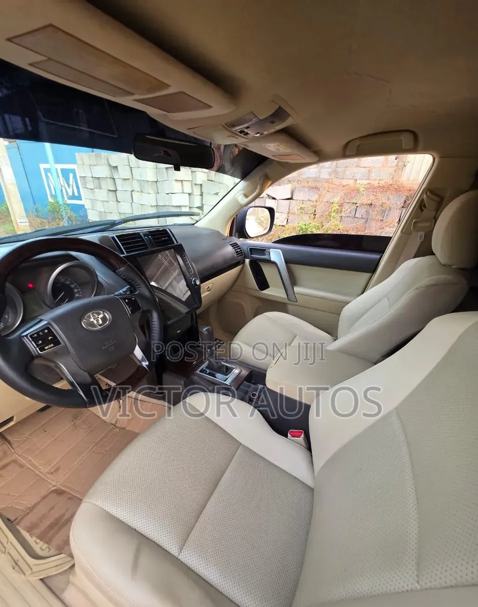Toyota Land Cruiser Prado 2016 Black