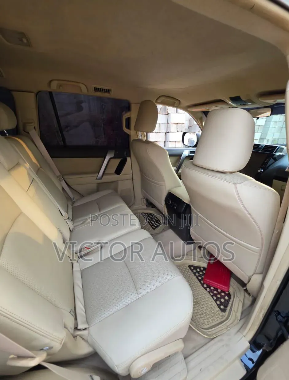 Toyota Land Cruiser Prado 2016 Black