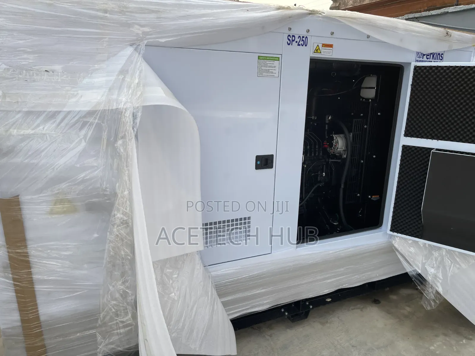 Best Selling Perkins 250kva Soundproof Diesel Generator (3 Phase)
