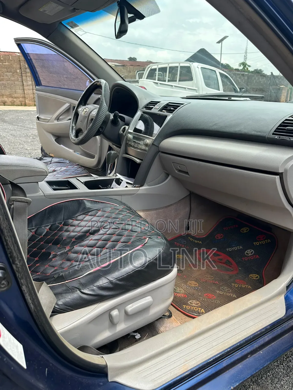 Toyota Camry Hybrid LE 2023 Blue
