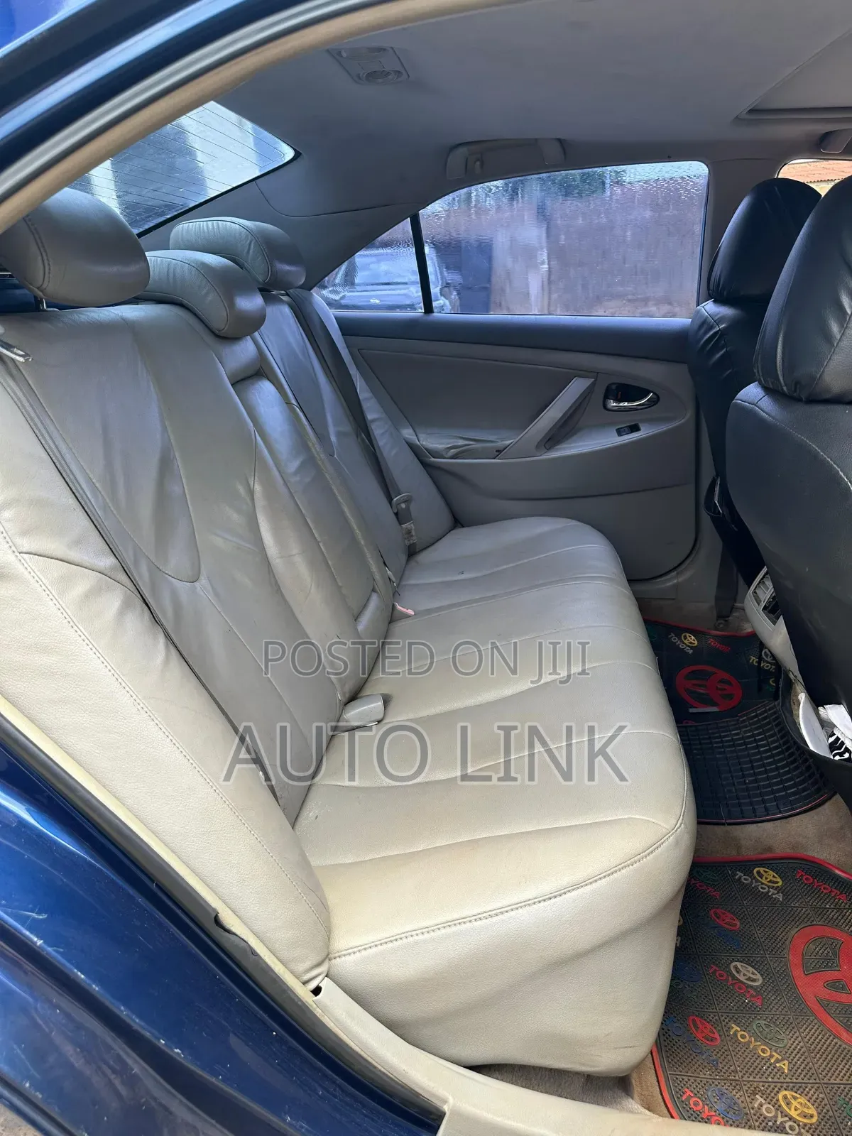 Toyota Camry Hybrid LE 2023 Blue