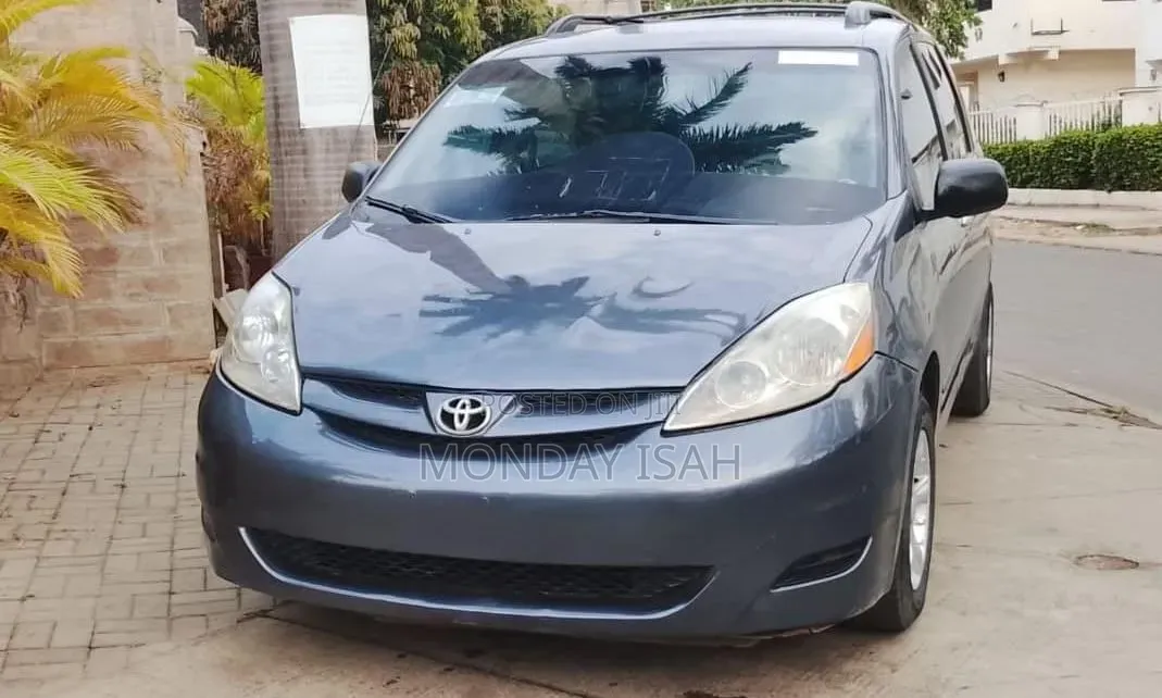 Toyota Sienna 2005 Blue