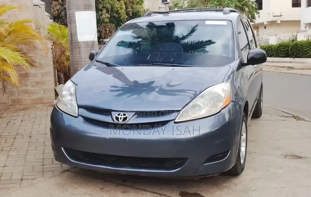 Toyota Sienna 2005 Blue