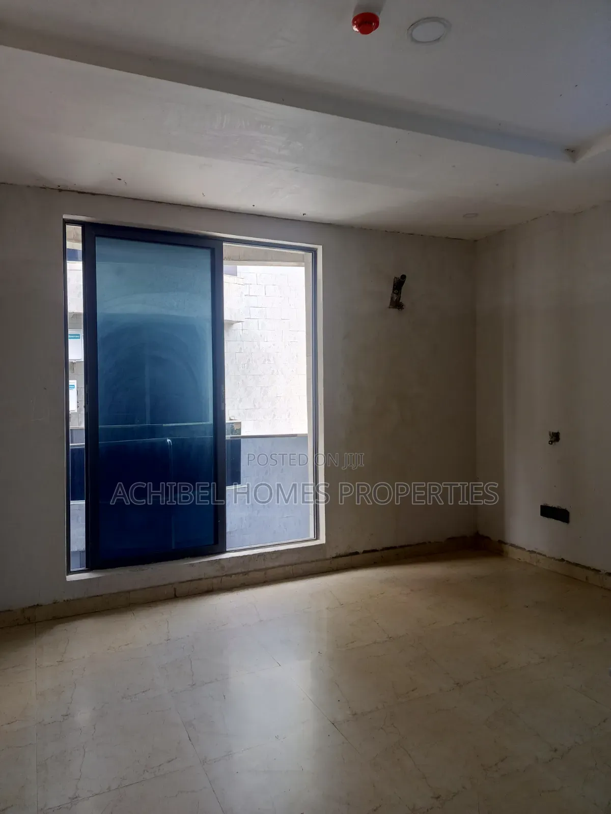 3bdrm Apartment in Off Adeola Odeku for rent