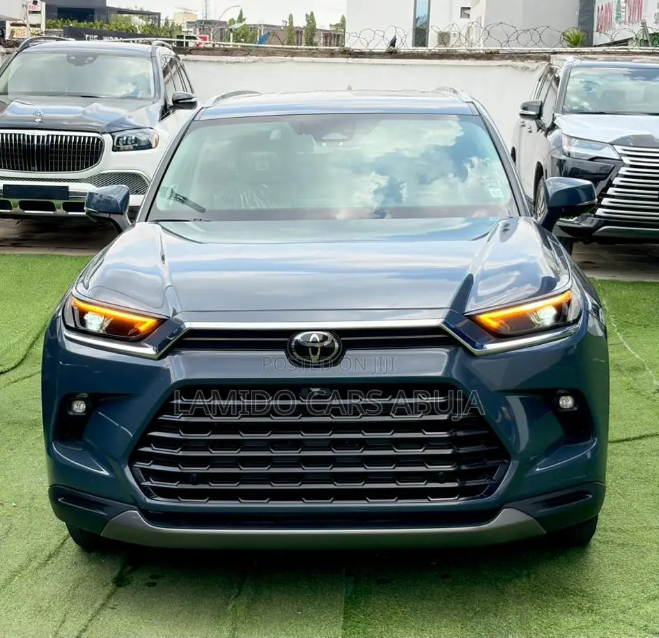 New Toyota Highlander Limited AWD 2024 Gray