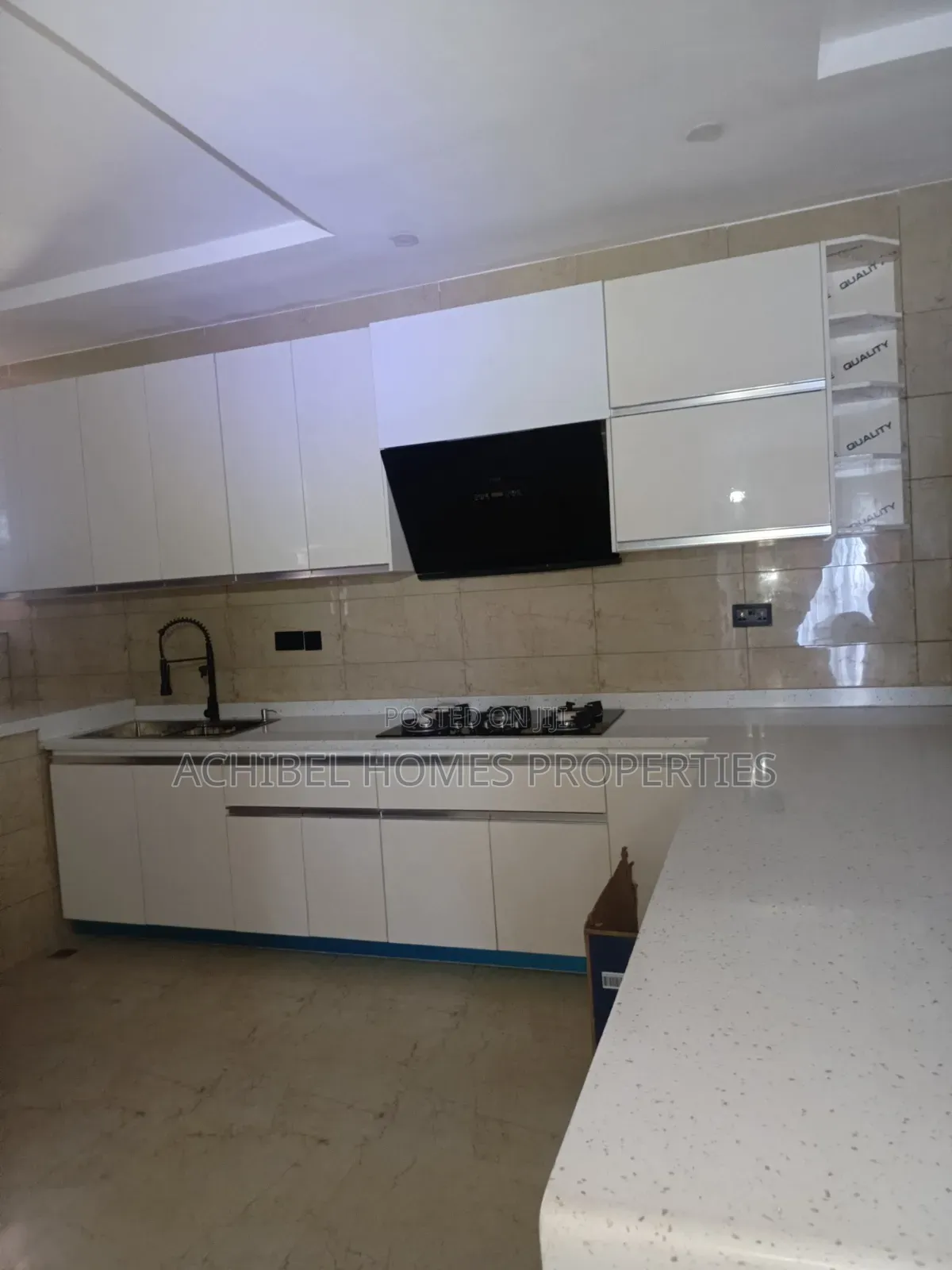 Furnished 3bdrm Apartment in Off Kofo Abayomi, Adeola Odeku for sale