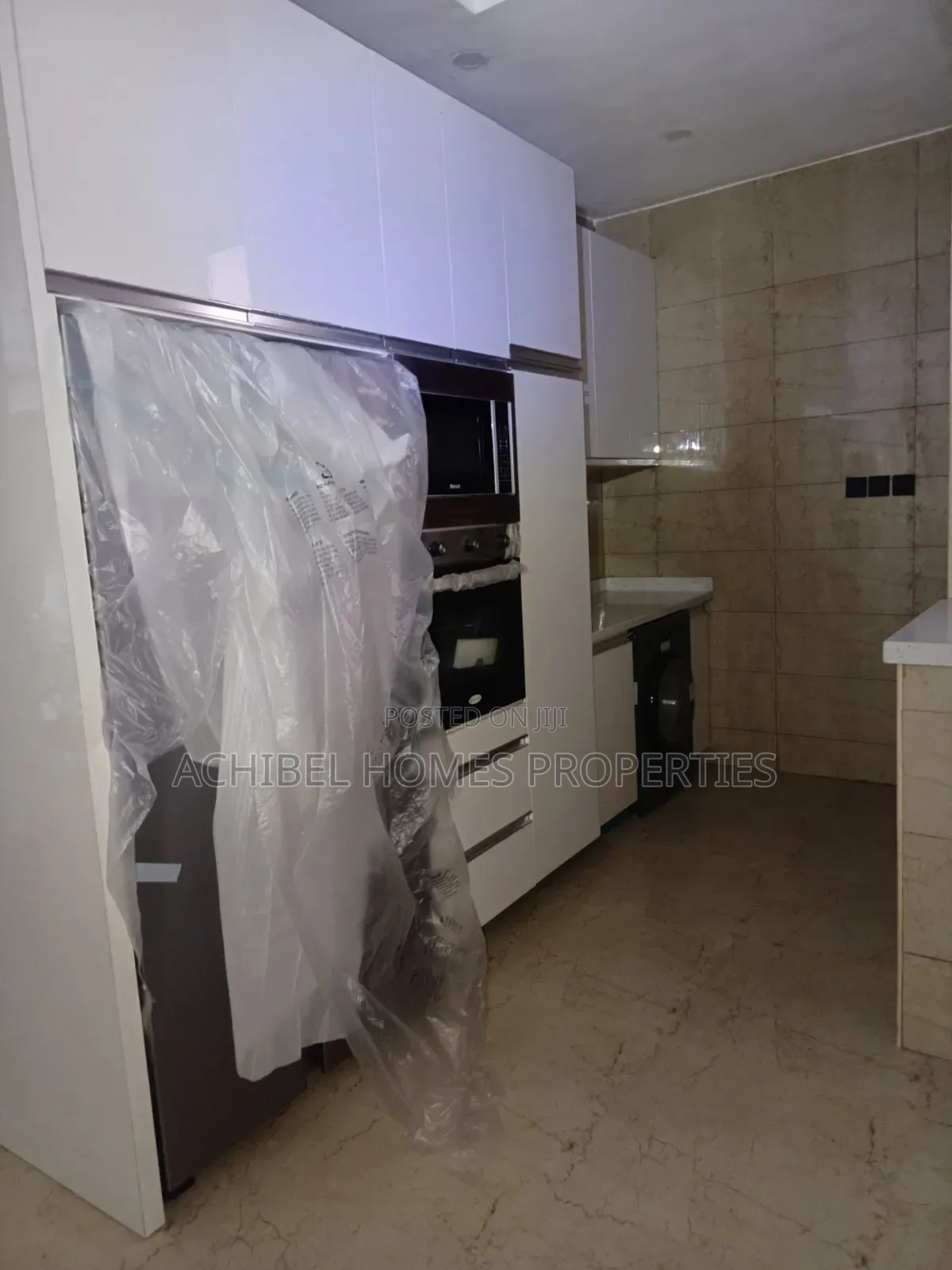 Furnished 3bdrm Apartment in Off Kofo Abayomi, Adeola Odeku for sale