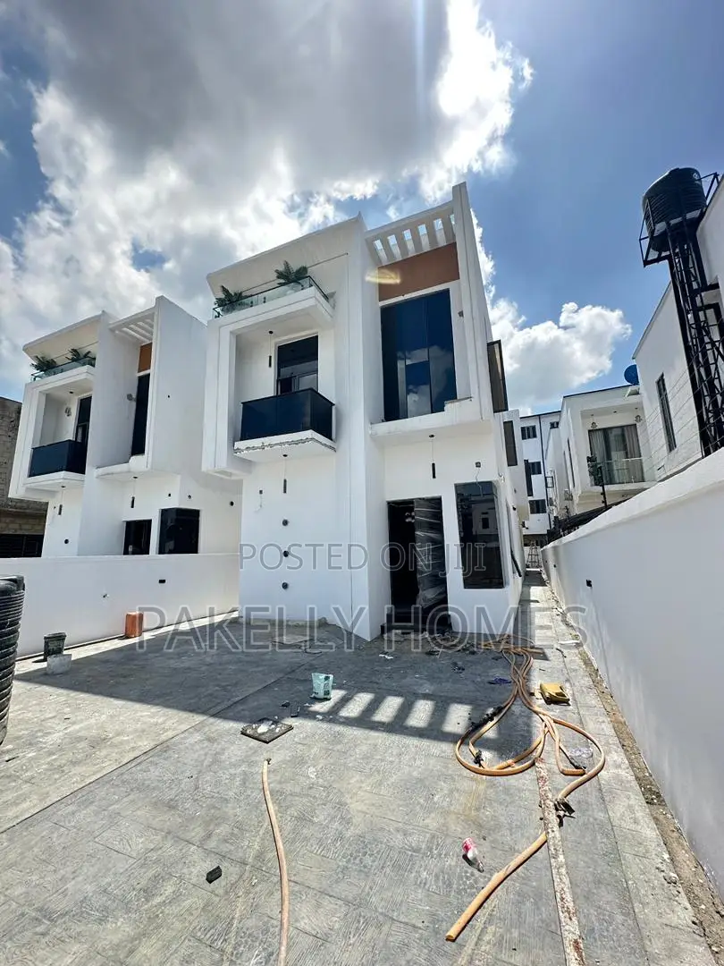 Luxury Exquisite Spacious 5 Bedroom Fully Detached Duplex