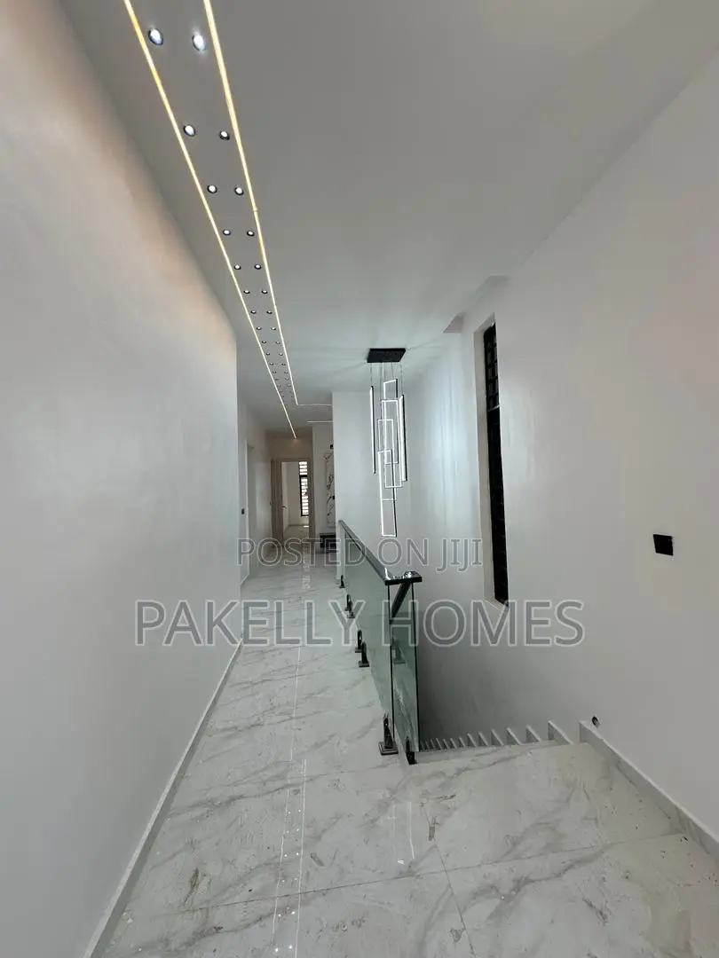 Luxury Exquisite Spacious 5 Bedroom Fully Detached Duplex