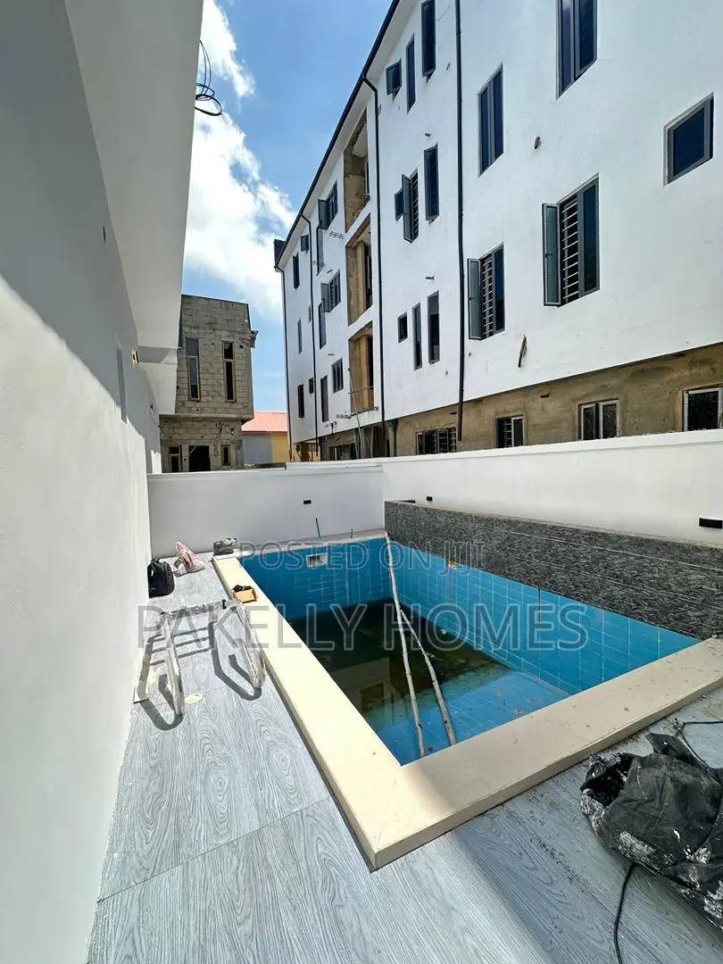 Luxury Exquisite Spacious 5 Bedroom Fully Detached Duplex