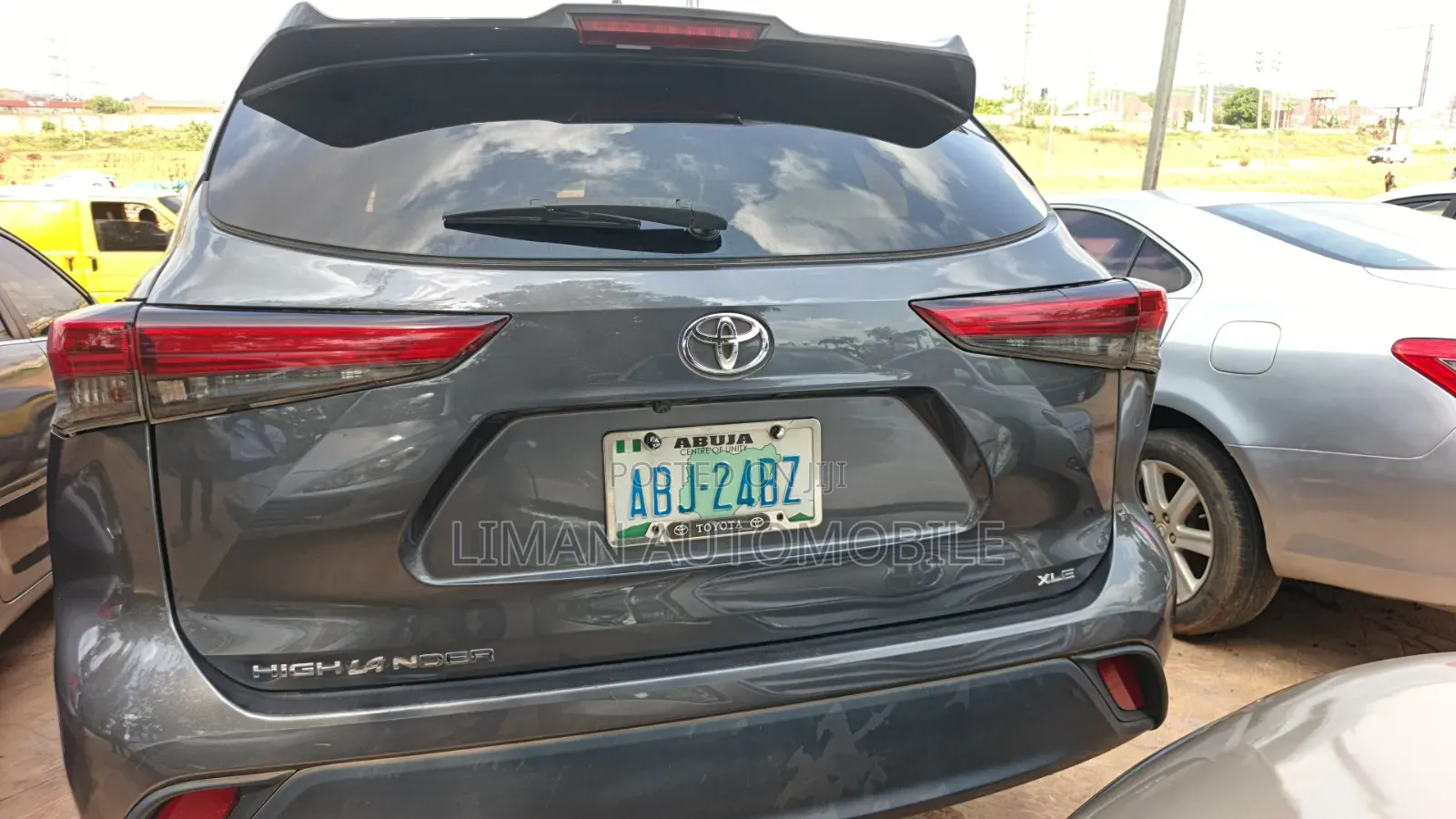Toyota Highlander XLE 2022 Gray