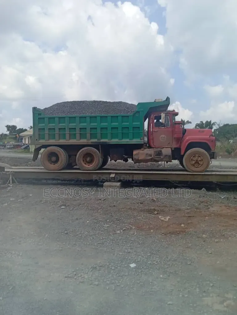Stones Chippings 1 Inch N