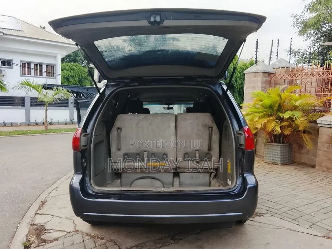 Toyota Sienna 2005 Blue