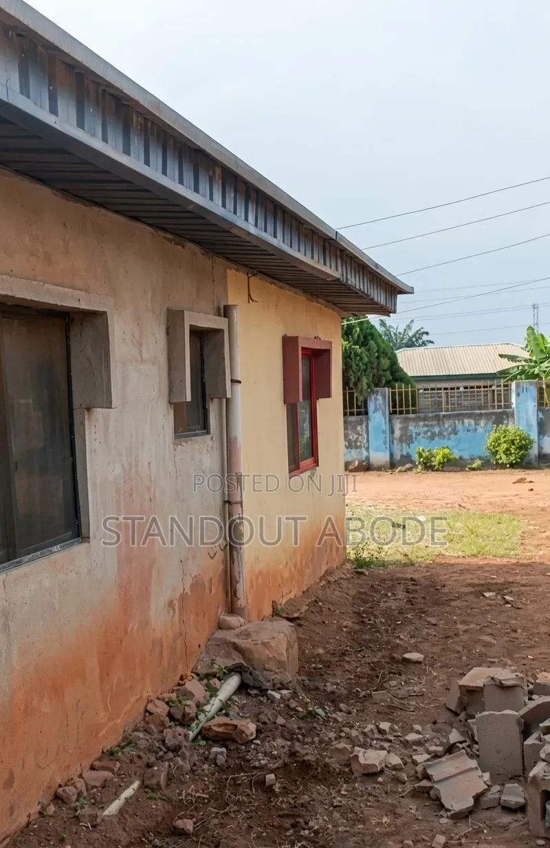 5bdrm Bungalow in Serene Location, Ita Oluwo for sale