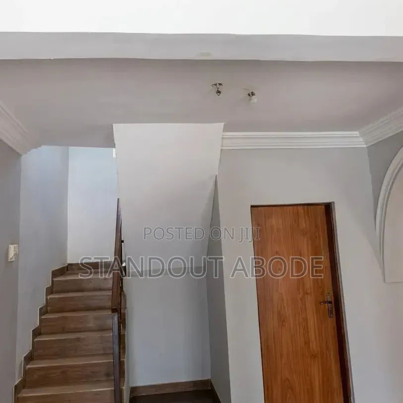 6bdrm Duplex in Good Location, Igando / Ikotun/Igando for sale