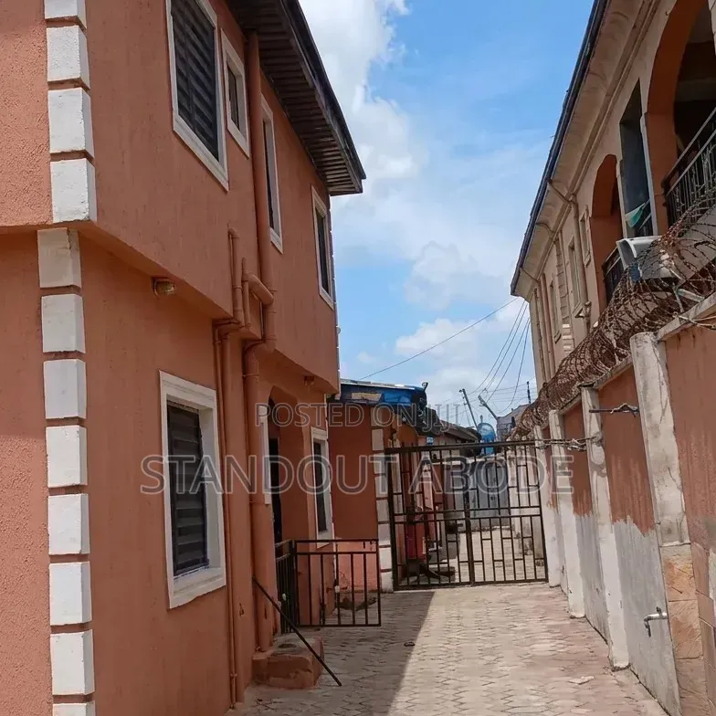 6bdrm Duplex in Good Location, Igando / Ikotun/Igando for sale