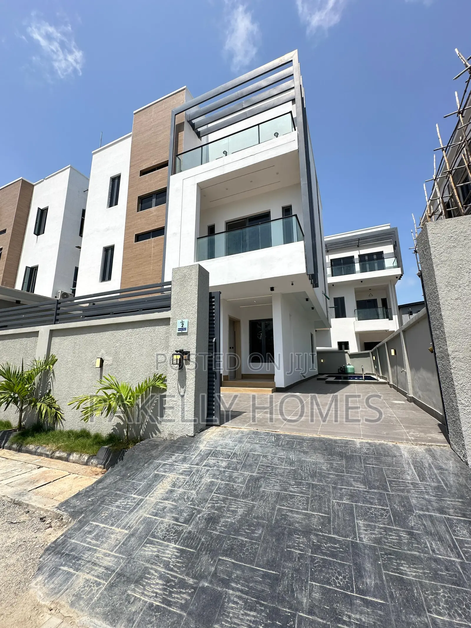 Exquisite Spacious Luxury 5 Bedroom Detached Duplex