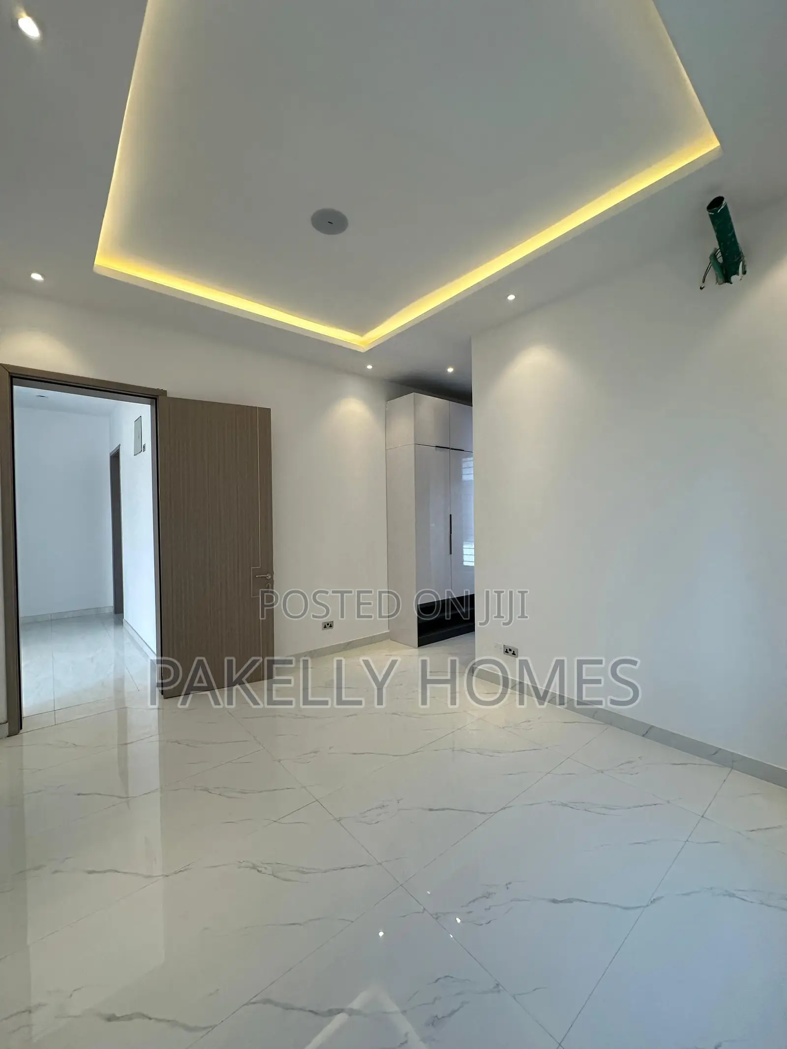 Exquisite Spacious Luxury 5 Bedroom Detached Duplex