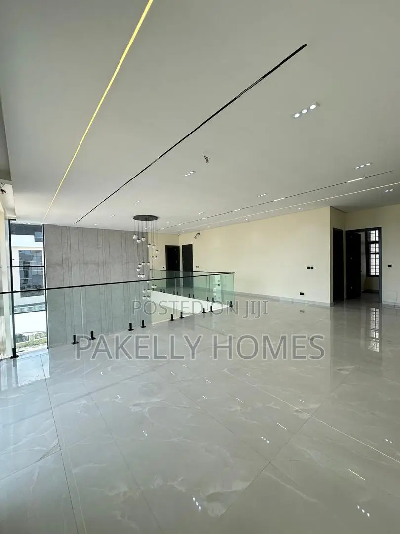 Magnificent Exclusive Luxurious 5 Bedroom Detached Duplex