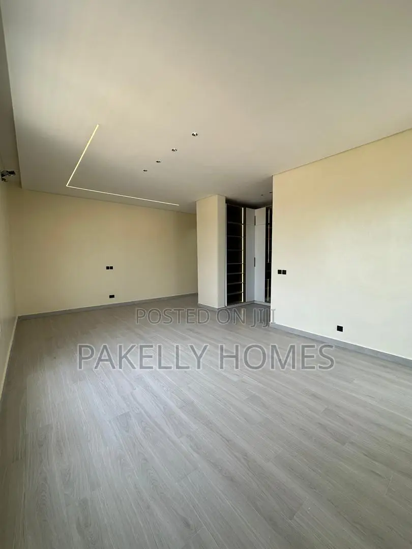 Magnificent Exclusive Luxurious 5 Bedroom Detached Duplex