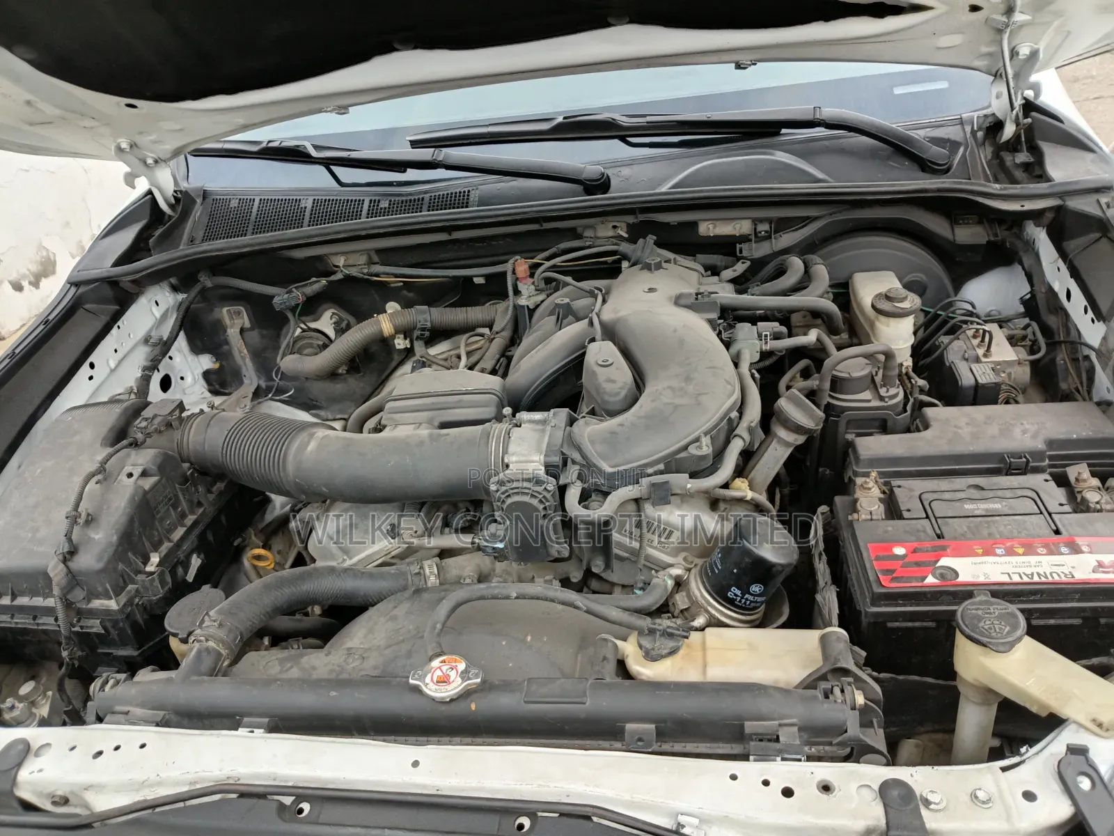Toyota Hilux 2021 White