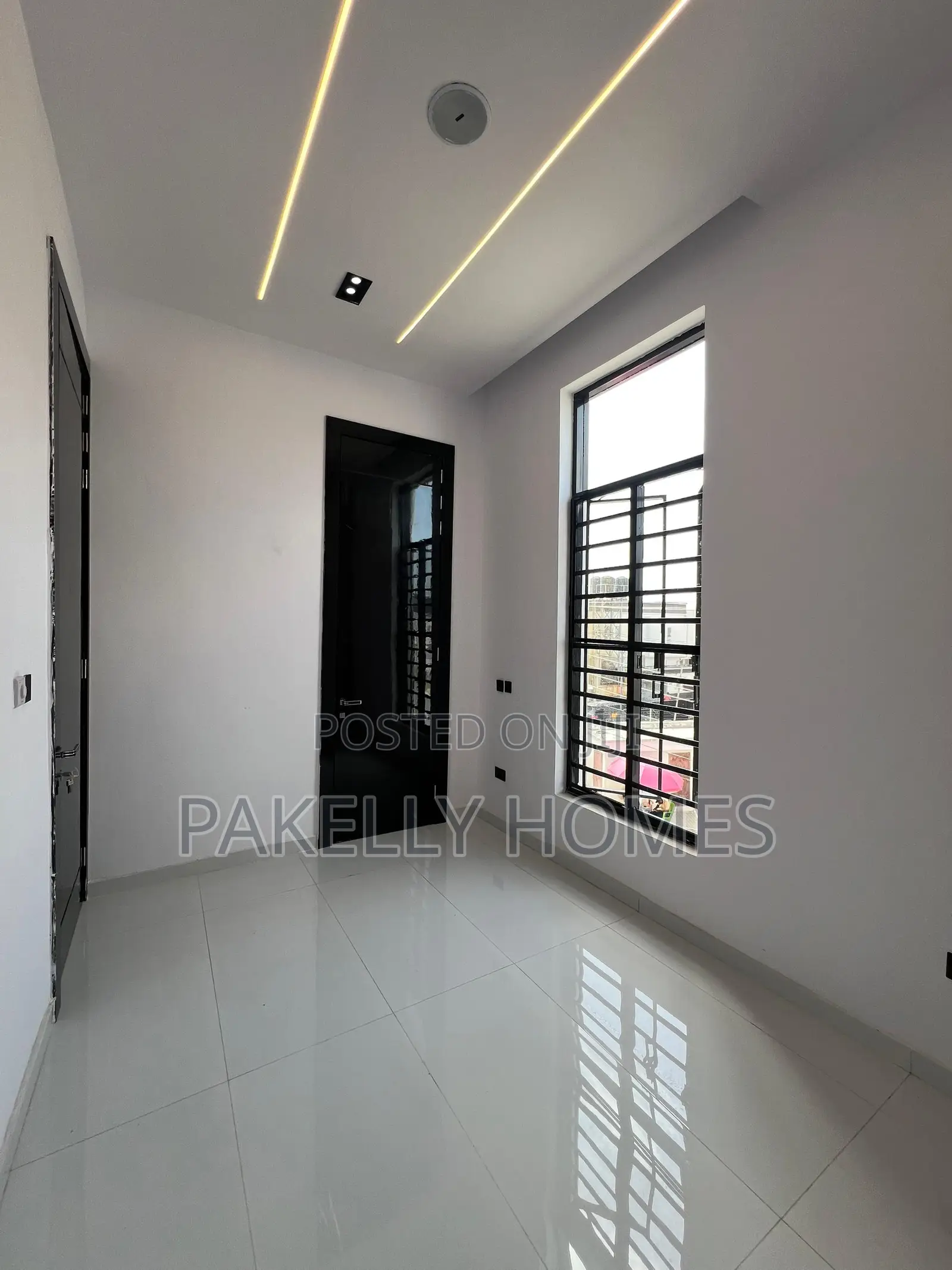 Exquisite Spacious Luxury 5 Bedroom Detached Duplex