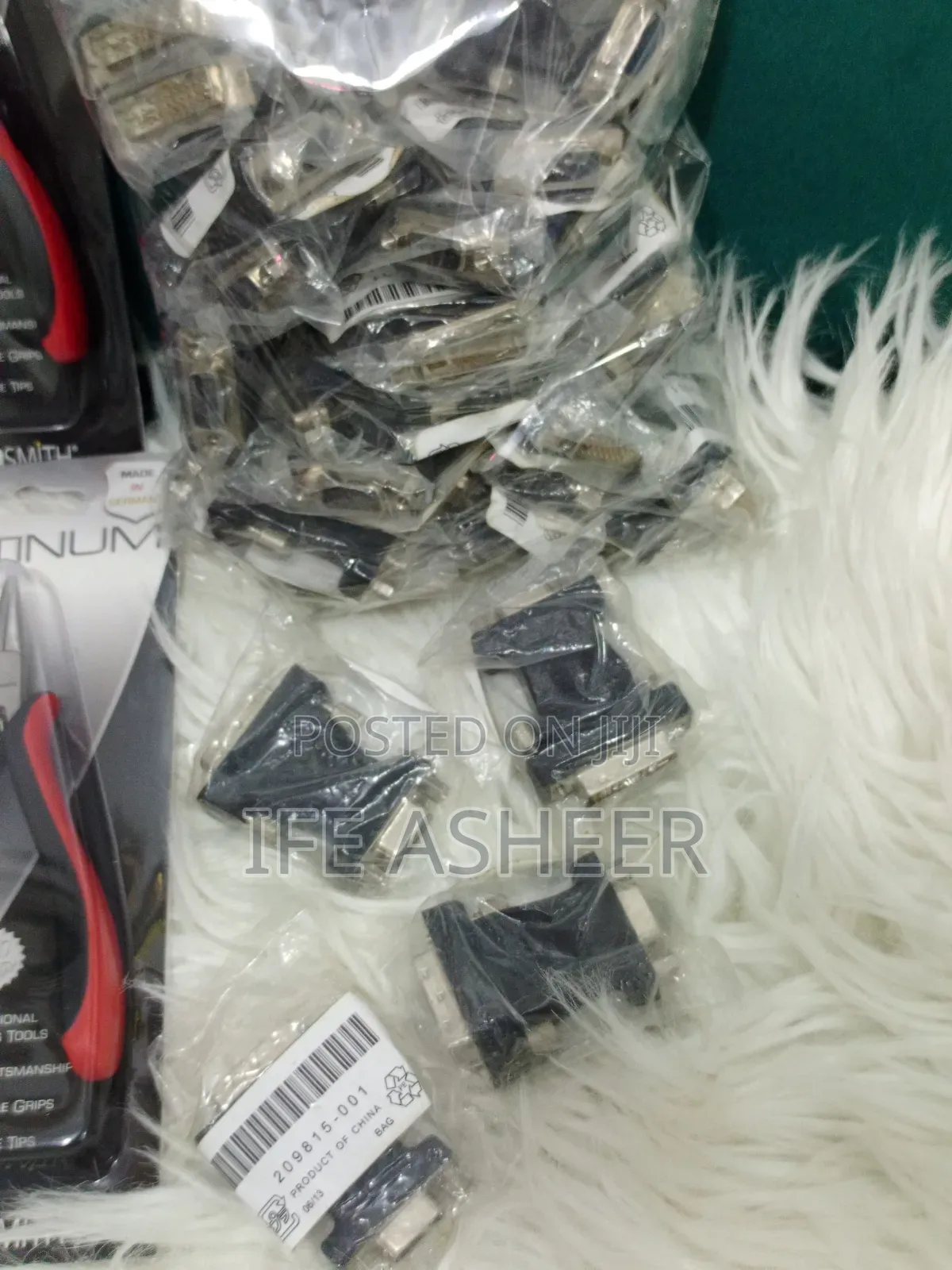 Bulk Sales: Monitor Connector 30pcs, Plyer: 9pcs