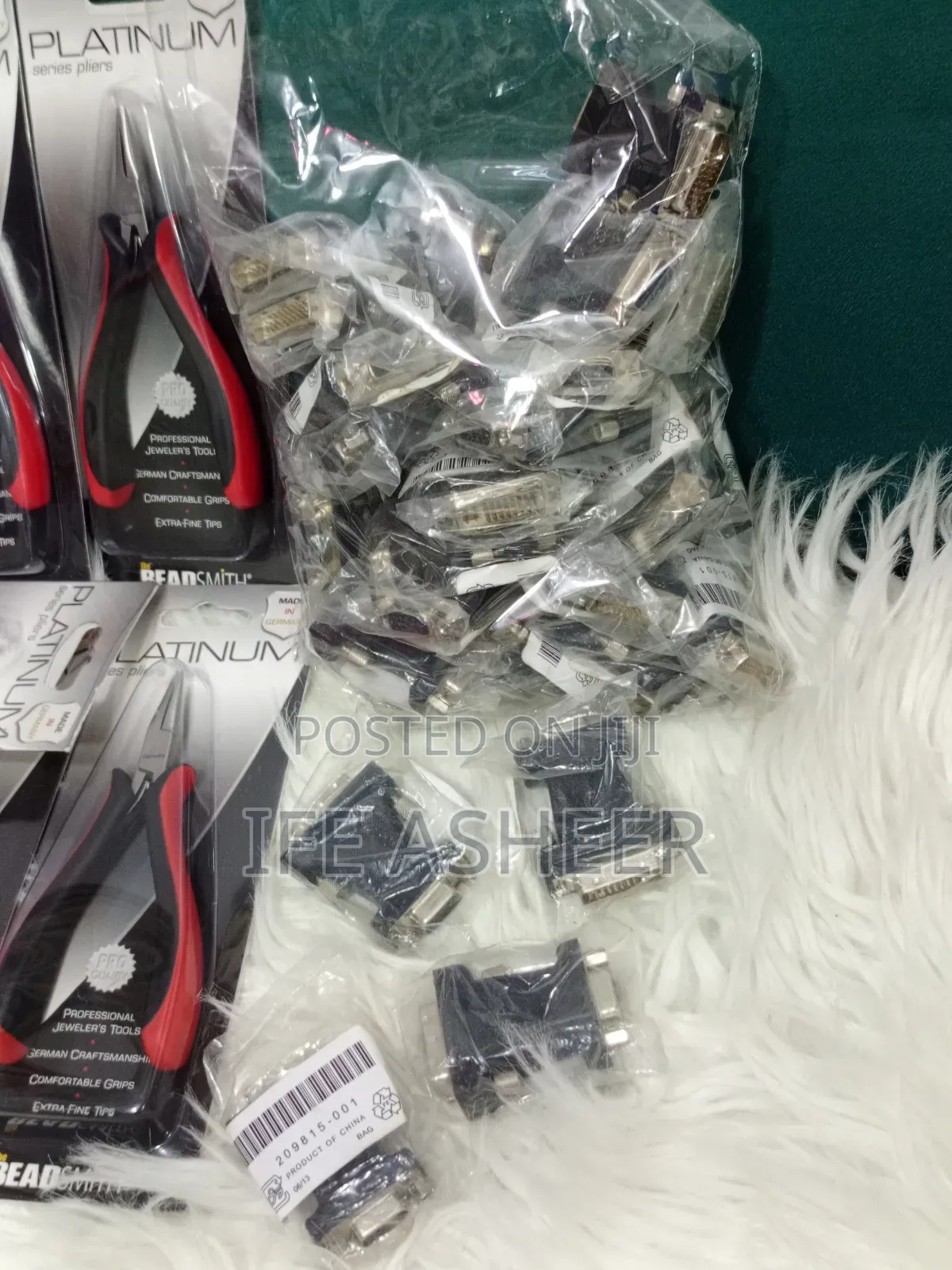 Bulk Sales: Monitor Connector 30pcs, Plyer: 9pcs