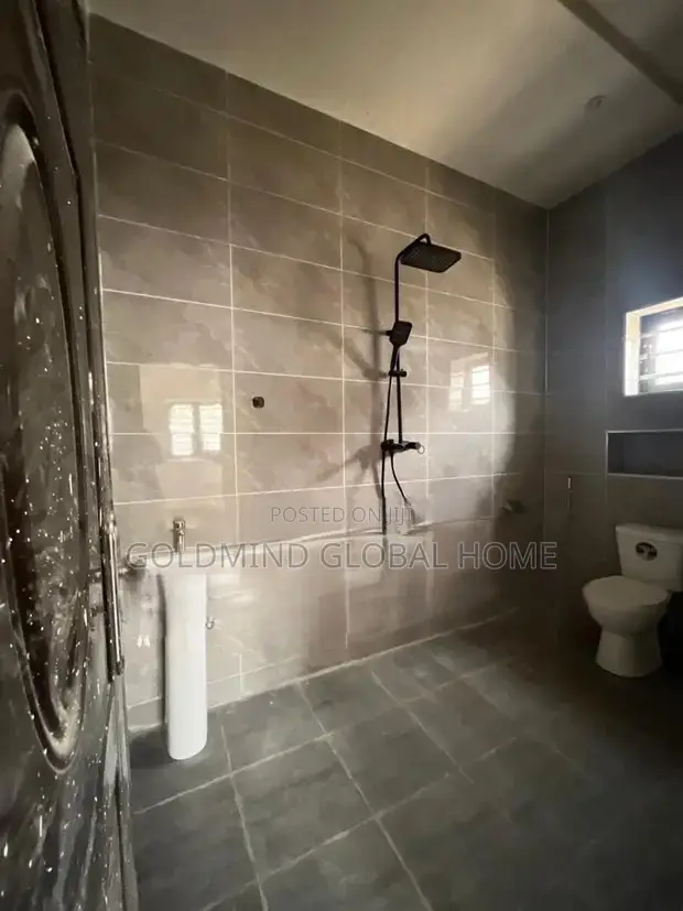 3bdrm Bungalow in Apo District. Abuja for sale