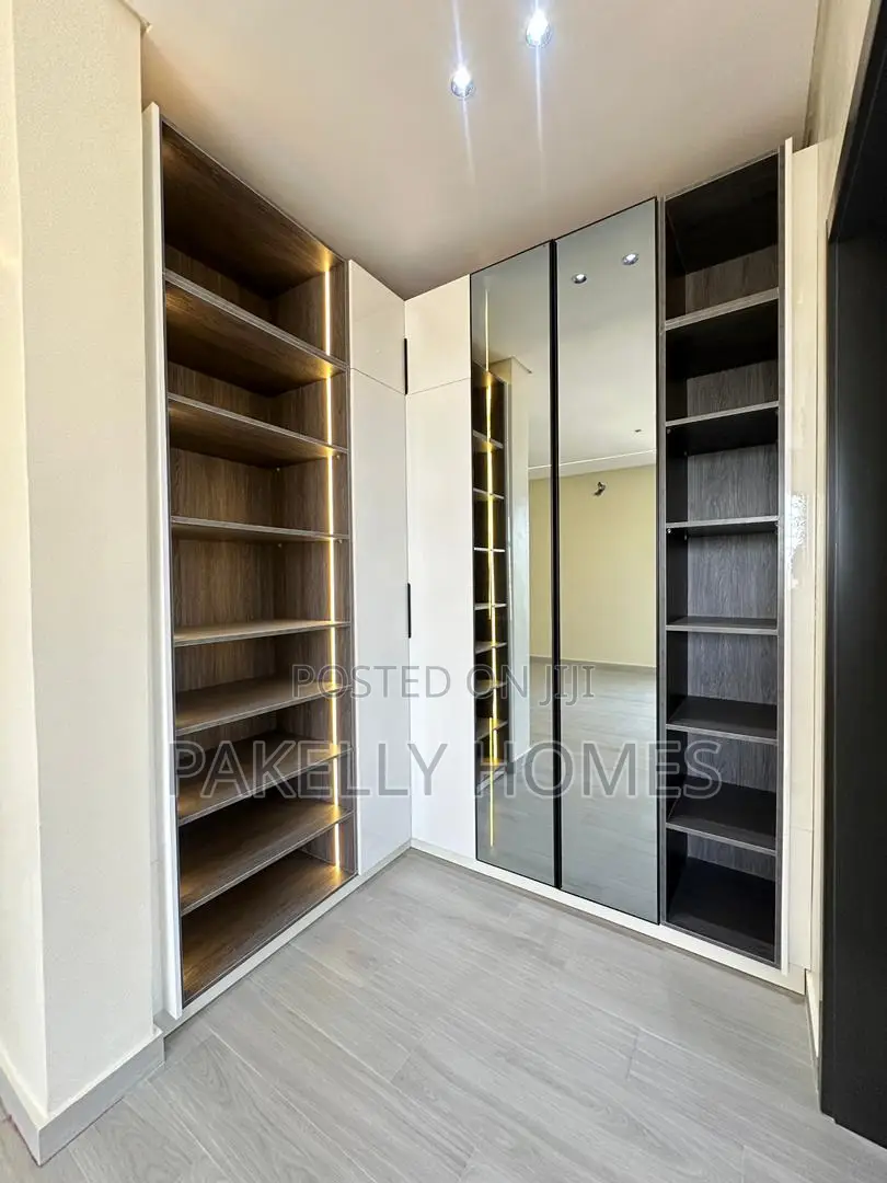 Exquisite Spacious Luxury 5 Bedroom Detached Duplex