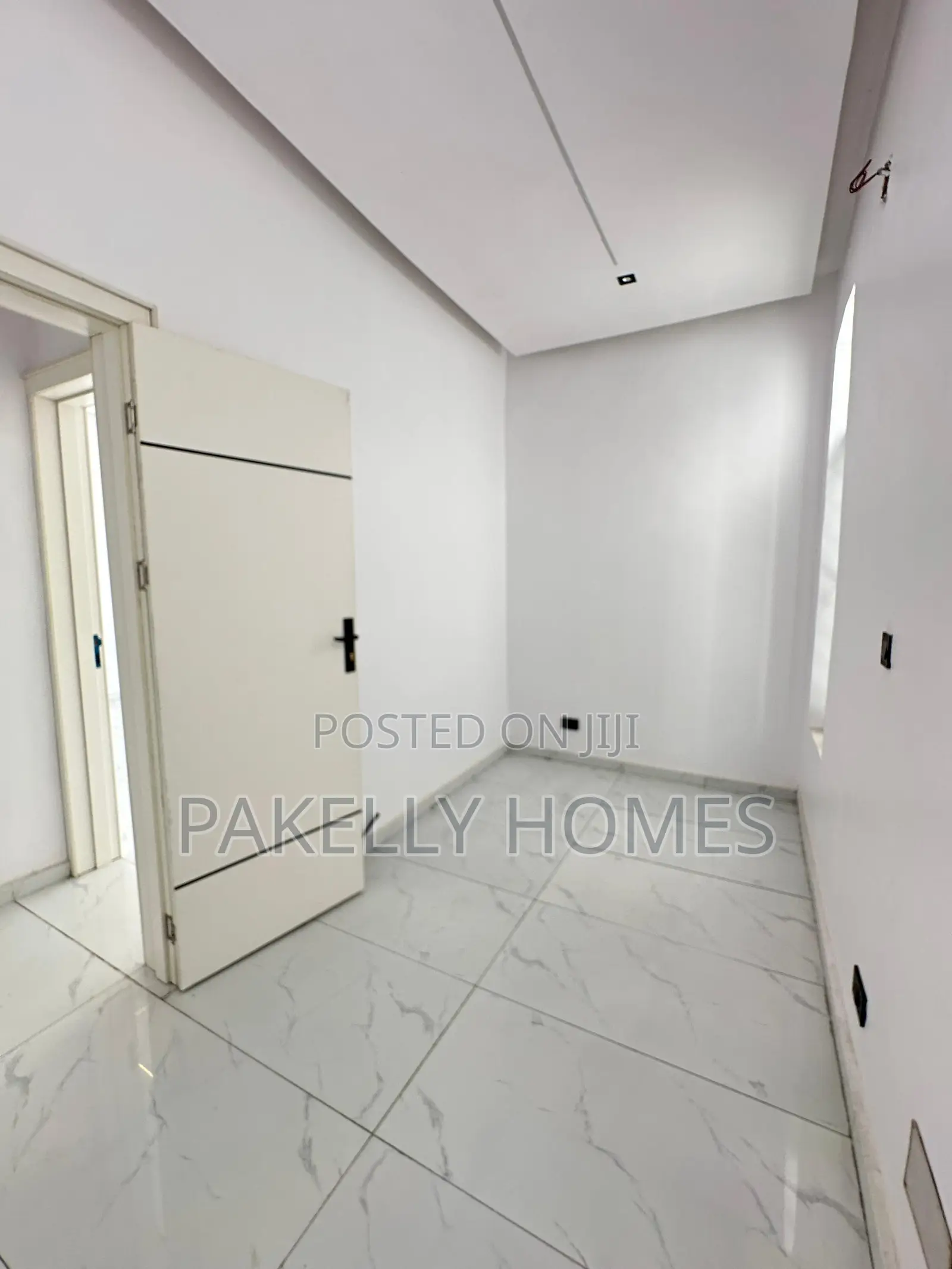 Exquisite Spacious Luxury 5 Bedroom Detached Duplex