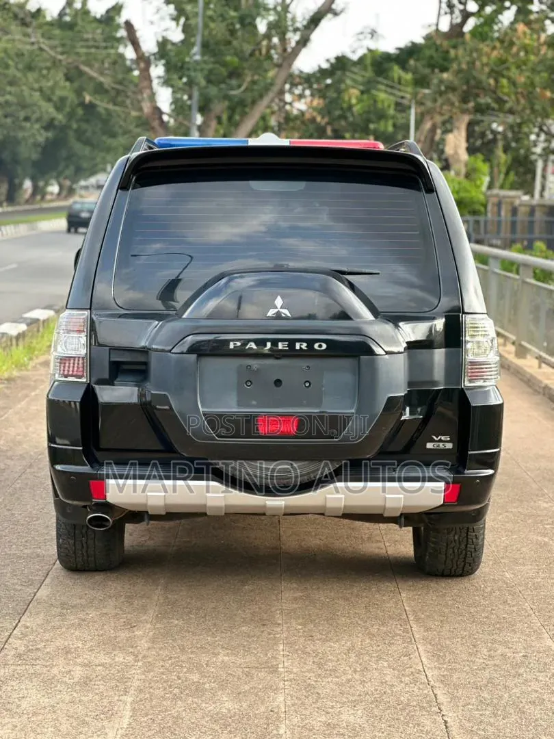 Mitsubishi Pajero 2019 Gray