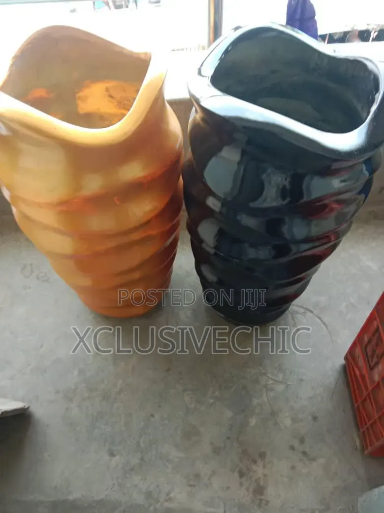 Large Ribbed Planter Pot With Full Palm Plant