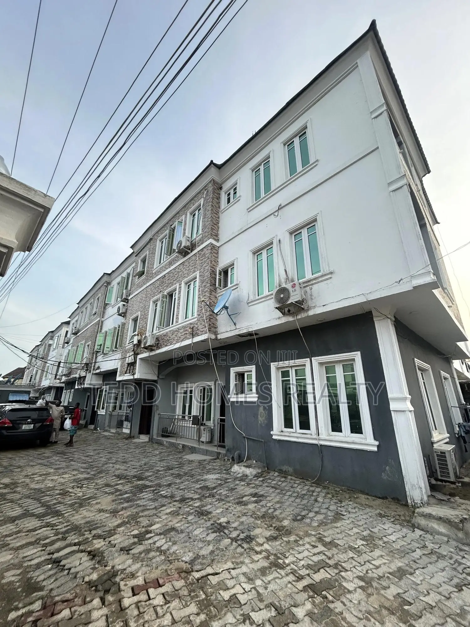 2bdrm Apartment in Ikota Gra for rent