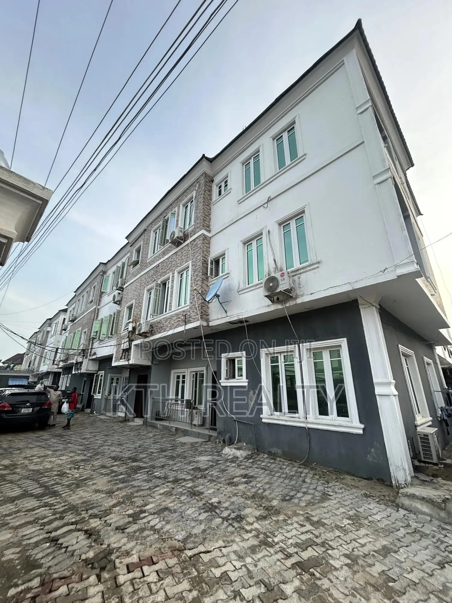 2bdrm Apartment in Ikota Gra for rent