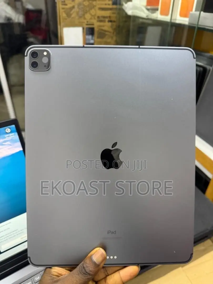 Apple iPad Pro 12.9 (2022) 512 GB Gray