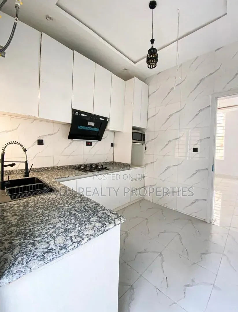 4bdrm Duplex in Ikota for rent