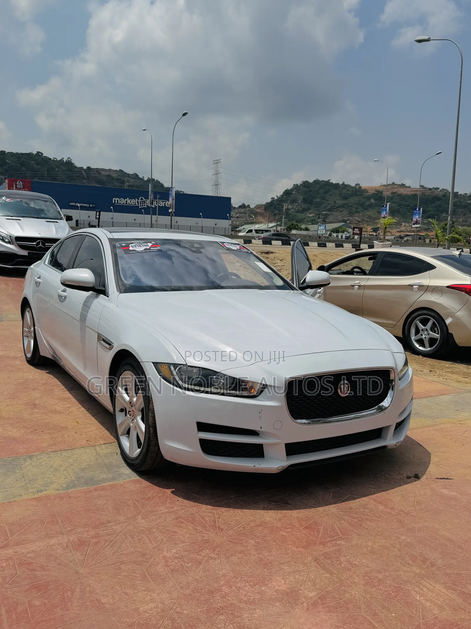 Jaguar XE 2016 White