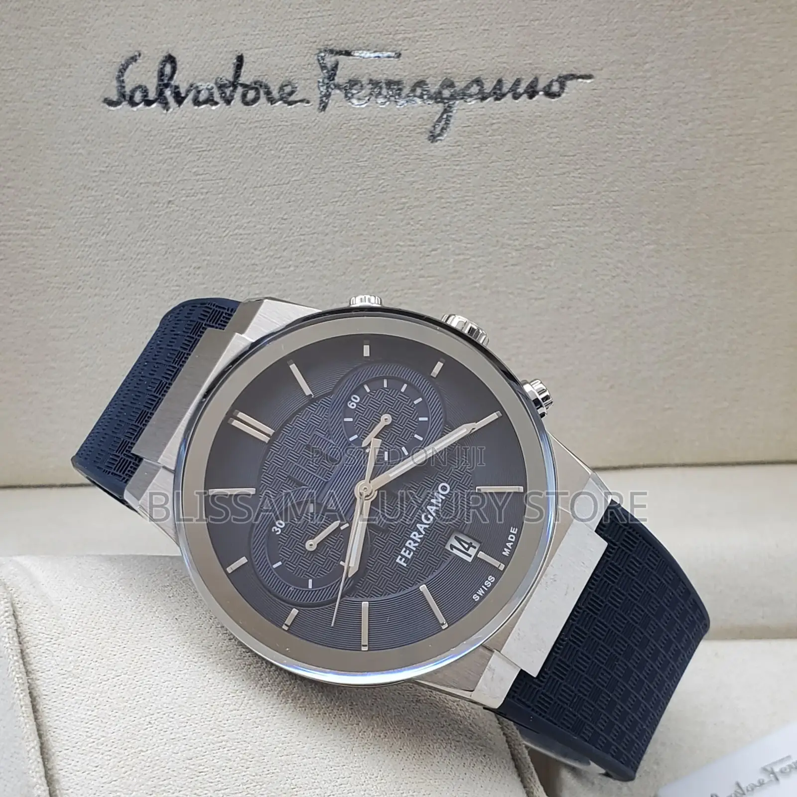 Salvatore Ferragamo Luxury Men Rubber Wristwatch – Stylish Durable