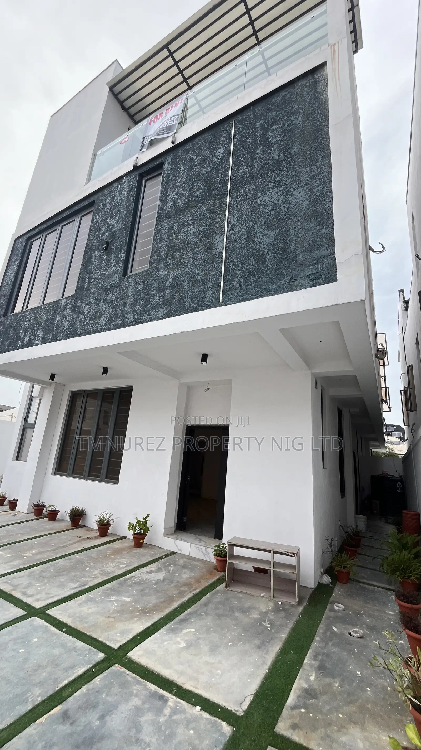4bdrm Duplex in Ologolo for sale