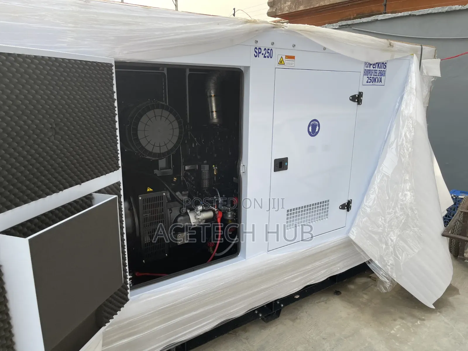 Best Selling Perkins 250kva Soundproof Diesel Generator (3 Phase)
