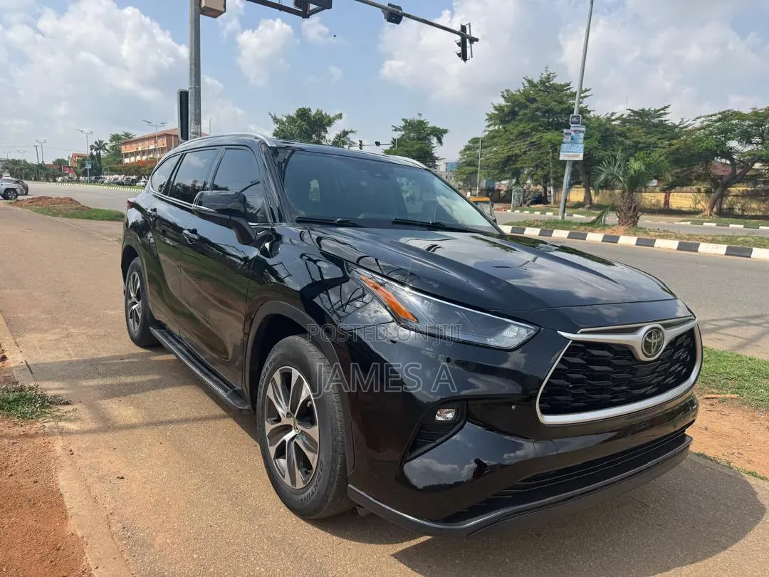 Toyota Highlander XLE AWD 2023 Black